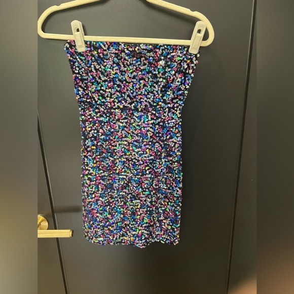 Pull and Bear Night out Multicolor Sequin Strapless Mini Dress - Picture 5 of 9